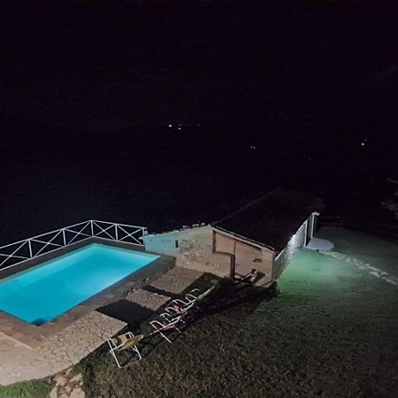 Casale Al Lago Con Piscina E Sauna Corbara  Ngoại thất bức ảnh